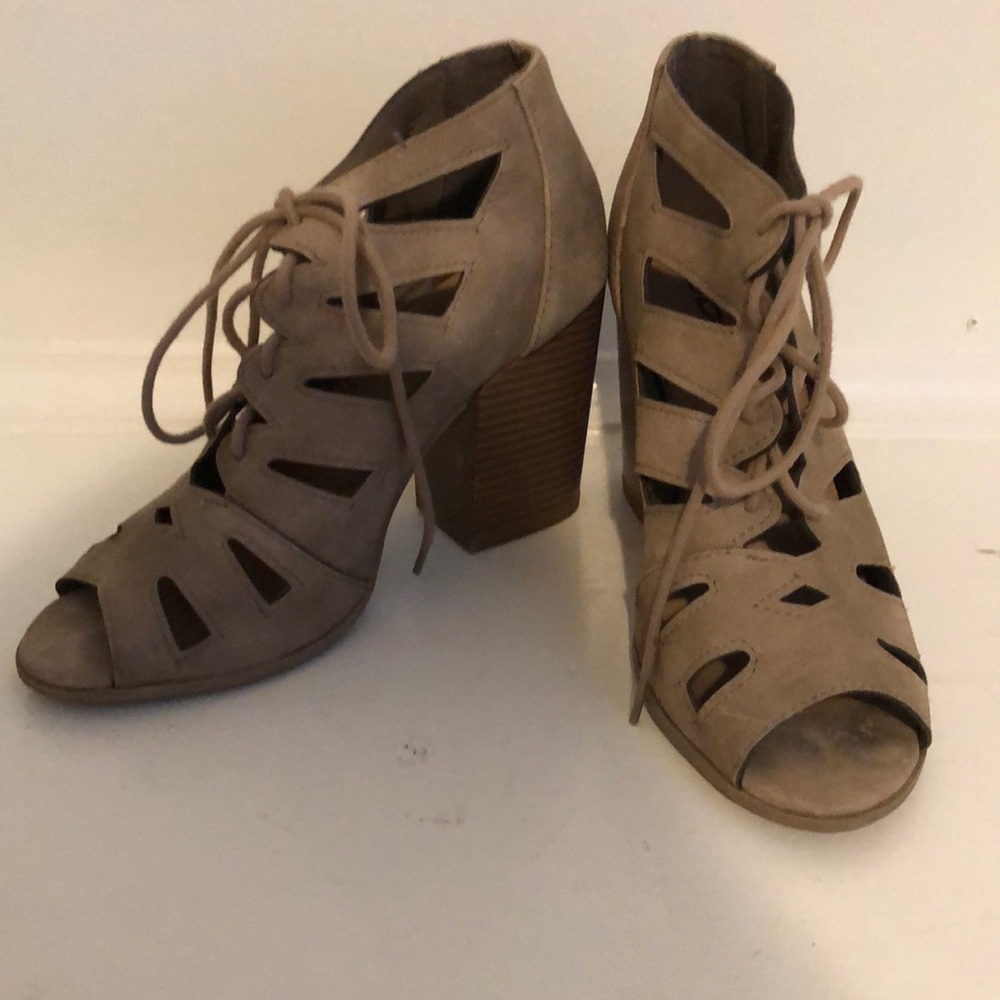 Suede lace etched heels